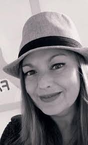 Amanda Powley's Instagram, Twitter & Facebook