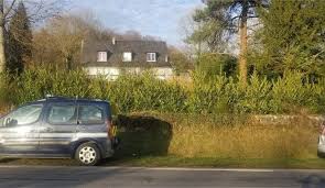 Dans le cas d'un avis de décès, on ne mentionne que les membres de la famille les plus proches du défunt (conjoint, enfants etc.). Faits Divers Deces A Domicile Les Gendarmes Sont Venus Enqueter A La Sauvagere Le Publicateur Libre