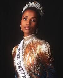 She took to instagram to share her snaps at the latin american music awards ceremony. Who Is Zozibini Tunzi Miss Universe 2020