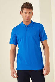 erkek t shirt panosundaki pin