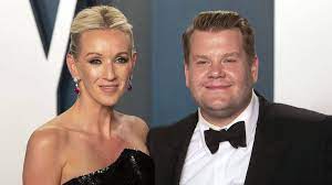 James corden and beanie feldstein play the ultimate musical guessing game over zoom. James Corden Darum Sitzt Er Bis Zu 40 Minuten Auf Dem Klo