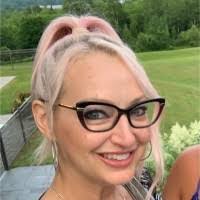 Elissa Berg's Instagram, Twitter & Facebook