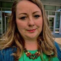 Shannon Lang's Instagram, Twitter & Facebook