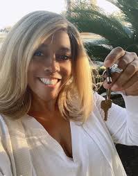 Leslie Has a New Life