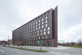 Park inn by radisson offers travellers a vibrant, friendly environment with an affordable hotel experience at more than 150 locations in 41 countries. Ksg Architekten Holiday Inn Hotel Hafencity Hamburg