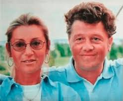 Le pseudonyme lionel leroy fait sa première apparition en 1981 avec l'un des gros succès de saban records & music, ulysse 31. Sheila Qui Est Yves Son Homme Cheri Qui L A Soutenue Apres Le Suicide De Son Fils