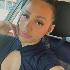 What size picture is suggested for a Quincenera welcome portrait?