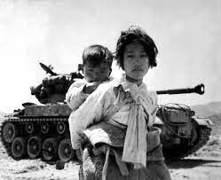Los soviétciso temian que ee.uu utilizara a europa la guerra fría domino la segunda mitad del siglo xx y se tradujo en el colapso del comunismo, todo comenzó con el. Guerra Fria Wikipedia La Enciclopedia Libre