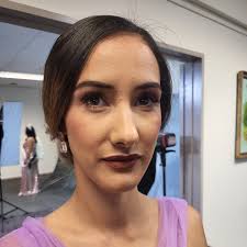 Hollie Henderson's Instagram, Twitter & Facebook