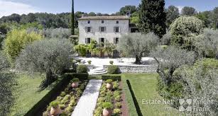 A Beautiful Bastide With Pool And Large Garden In Roquefort Les Pins Maison De Campagne Francaise Beaux Jardins Maisons De Charme