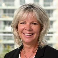 Sandra Nass's Instagram, Twitter & Facebook