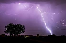 Regen, schneefall, wind, gewitter gefrierender regen. Wetter In Baden Wurttemberg Starkregen Gewitter Hagel Im Sudwesten Wird Es Ungemutlich Baden Wurttemberg Stuttgarter Nachrichten