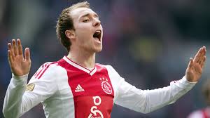 In de groep van de rode duivels namen denemarken en finland het zaterdagmiddag tegen elkaar op, maar op slag. Christian Eriksen Is In Elkaar Gezakt Tijdens De Wedstrijd Denemarken Finland Hopelijk Komt Het Goed Met Onze Oud Ajacied Ajaxamsterdam