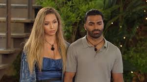 What Happened On Love Island Last Night Nas Majeed And Rebecca Gormley Leave As Public Send Four Islanders Packing London Evening Standard Evening Standard