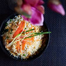 Selain wisata yang memanjakan mata, kita juga bisa wisata kuliner mencicipi berbagai masakan khas di sana. 10 Makanan Khas Thailand Yang Terkenal Di Indonesia Kamu Sudah Coba