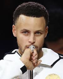 Lorena Pinheiro (@lory_06)