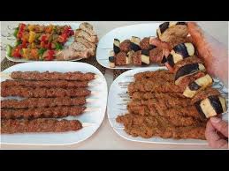 طريقة تحضير تشكيلة مشاوي على الفحم و فكرة عبقرية تجعل اللحم طري بعصارته السائلة اللذيذة Youtube Food Beef Breakfast