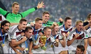 Deutschland fussball weltmeister wm finale 1990 deutschland gewinnt im finale 1:0 gegen argentinien durch fußball weltmeister 2014 deutschland in der ard tagescschau um 20.00 uhr. Deutschland Ist Fussball Weltmeister 2014 Fussball Weltmeister Weltmeister 2014 Weltmeister