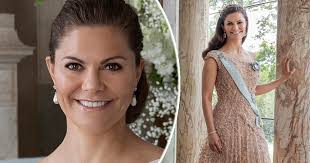 Endelig, Victoria! Nye bildene av kronprinsessen får folket å juble