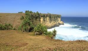 Dateng pas jam 3 pagi. Pantai Karang Bolong Si Eksotis Milik Pacitan