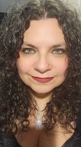 Can selfies be used as professional headshots?