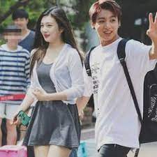 Joy red velvet hingga jungkook bts gandrungi lagu 'i love you 3000', stephanie poetri berteriak bahagia. 19 Bts Jungkook Rv Joy Ideas Jungkook Bts Jungkook Bts