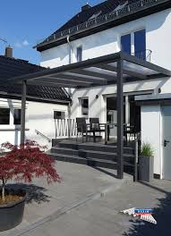Terrasse Bild Von Ribaudeau In 2020 Pergola Uberdachung Terrasse Stegplatten