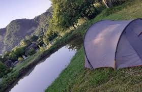 Cele mai populare atracții turistice în zonă sunt cheile turzii și piatra secuiului. Rural Romanian Camping RoÈ™ia MontanÄƒ Travelminit Com