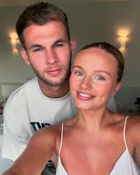 Amelia Shaw (@ameliagshaw) • Instagram photos and videos