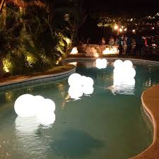 Swimming Pool Decor For Outside Weddings Wp Eventos Mexico Acapulco Weddings Pool Wedding Pool Wedding Decorations Pool Events
