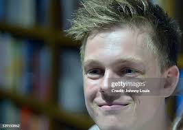 744 Caspar Lee Photos & High Res Pictures