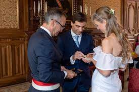 Eleonore von habsburg , 26, and jérôme d'ambrosio, 34, could be seen beaming as they exchanged rings in new photographs released of their wedding at a registry office in monaco. Erzherzogin Eleonore Von Habsburg Heimliche Hochzeit