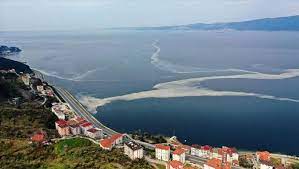 Uzmanlar, deniz salyalarının mevsimsel geçiş süreci tamamlandığı ve deniz suyu yeterli sıcaklığa ulaştığı zaman ortadan kalkacağı görüşünde. Musilaj Deniz Salyasi Nedir Musilaj Deniz Salyasi Neden Olur Nasil Olusur Gundem Haberleri