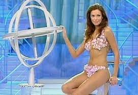 Nuova puntata e nuova madre natura per il programma di canale 5 condotto da paolo bonolis. Madre Natura Chi E E Paola Di Benedetto Modella Di Origini Siciliane Ciao Darwin 2016 Ed 7 Sesta Puntata Oggi 22 Aprile