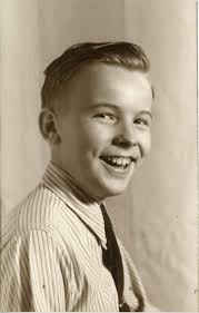 My Uncle Ralph Parlberg gave me a box of clippings to go through while I'm  getting to do nothing else so I'll have several clippings to post Here's  the first