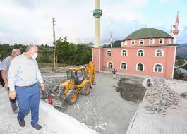 Canik Belediyesinden Cami Icleri Ve Bahce Duzenlemeleri 2020 Camiler Bahce Cemaat