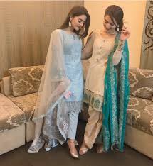 25 Classy Outfits For Pakistani Girls With Short Height Short Girl Fashion Simple Indian Suits Short Girl Outfits