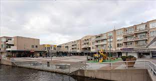 Huishoudelijke hulp ommoord, zevenkamp, rotterdam. Ambachtsplein Zevenkamp Rotterdam The Netherlands Zevenkamp Winkelcentrum Gezinnen