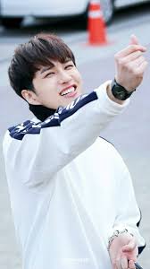 A Bright And Beautiful Smile To Add On To His Finger Heart Credit Goes To Jaehwany64 On Instagram Vixx Starlight Vixx Vixx Ken Beautiful Smile