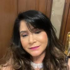 Deepti Goel Ojha (@beebluntt)