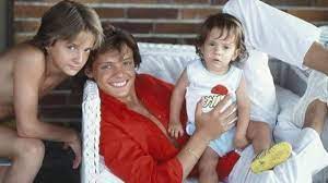 Miguel y daniel, fruto de su relación con la también actriz y cantante mexicana aracely arámbula. La Foto Que Muestra Por Primera Vez El Rostro Del Hijo De Luis Miguel