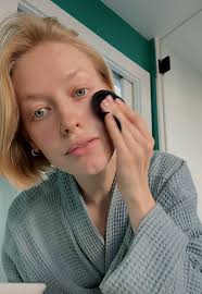 @Olesya Romano applies Shake-It Tinted Skin Treatment in Light ✨ Get your  summer skin essentials