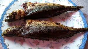 Ikan ini paling terkenal dengan masakan sumbat sambal atau sumbat kelapa. Ikan Cencaru Sumbat Sambal Chef Home