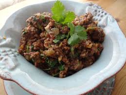 Une Espece De Bolognaise Indienne Qui Change Un Peu Dans Un Wok Ou Equivalent Faire F Recette Boeuf Hache Recette Boeuf Recette A Base De Viande Hachee