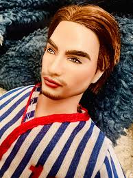 Here is my latest sculpture. Hugs