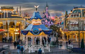 Reis naar de sterren in de space mountain en ga samen met buzz lightyear een dag in disneyland® is eigenlijk te kort om al het moois van disney® paris te beleven, want naast disneyland® staat het kleinere broertje walt. Disneyland Parijs Opent In 2021 Drie Nieuwe Gebieden Marvel Star Wars En Frozen Gewoonvoorhem