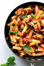 Make chicken chorizo pasta bake by adding the finished dish to a casserole dish, topping it with shredded cheese, and baking it at 400 f / 200 c for about 15 minutes. Chicken And Chorizo Pasta With Spinach The Last Food Blog