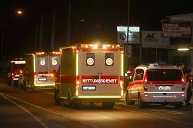 Es wurden 9 firmen zu tornado bei firma.at gefunden. Angreifer Nach Axt Attacke In Wurzburg Von Polizei Erschossen