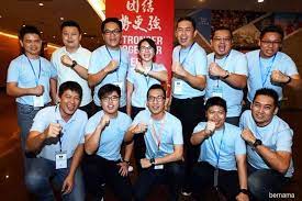 Pemilihan jawatankuasa pusat pemuda mca mencipta sejarah apabila buat pertama kalinya seorang wanita berjaya memecah dominasi lelaki menyandang jawatan. Nicole Wong First Woman To Become Mca Youth Chief The Edge Markets
