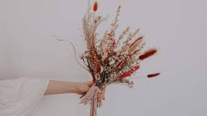 Dried flowers are honestly so so great to have around the house, they last pretty much forever, and can be infinitely rearranged. We Re Obsessed With Dried Flowers Here S Where To Buy Them Huffpost Uk Life